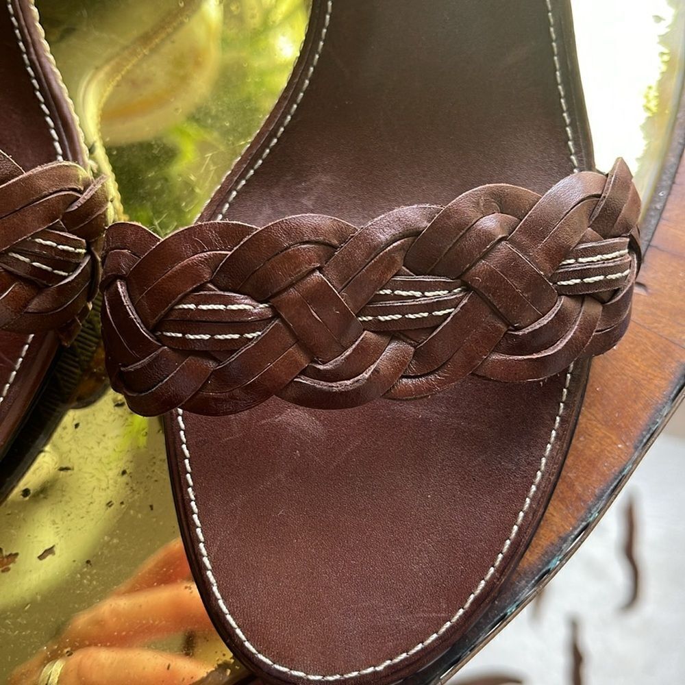 Harold’s like new leather mule - Picture 3 of 5